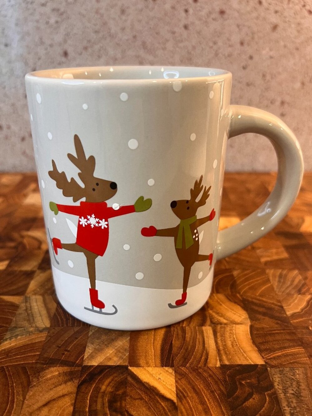 Crate & Barrel 2016 Joan Anderson Holiday Ice Skating Reindeer 12oz Coffee Mug